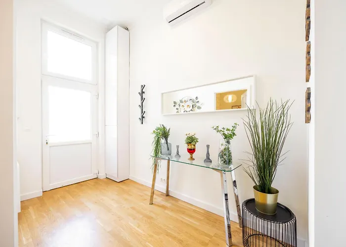 Luxury Quentin Apartment 3 Bedrm, 2 Bathrm