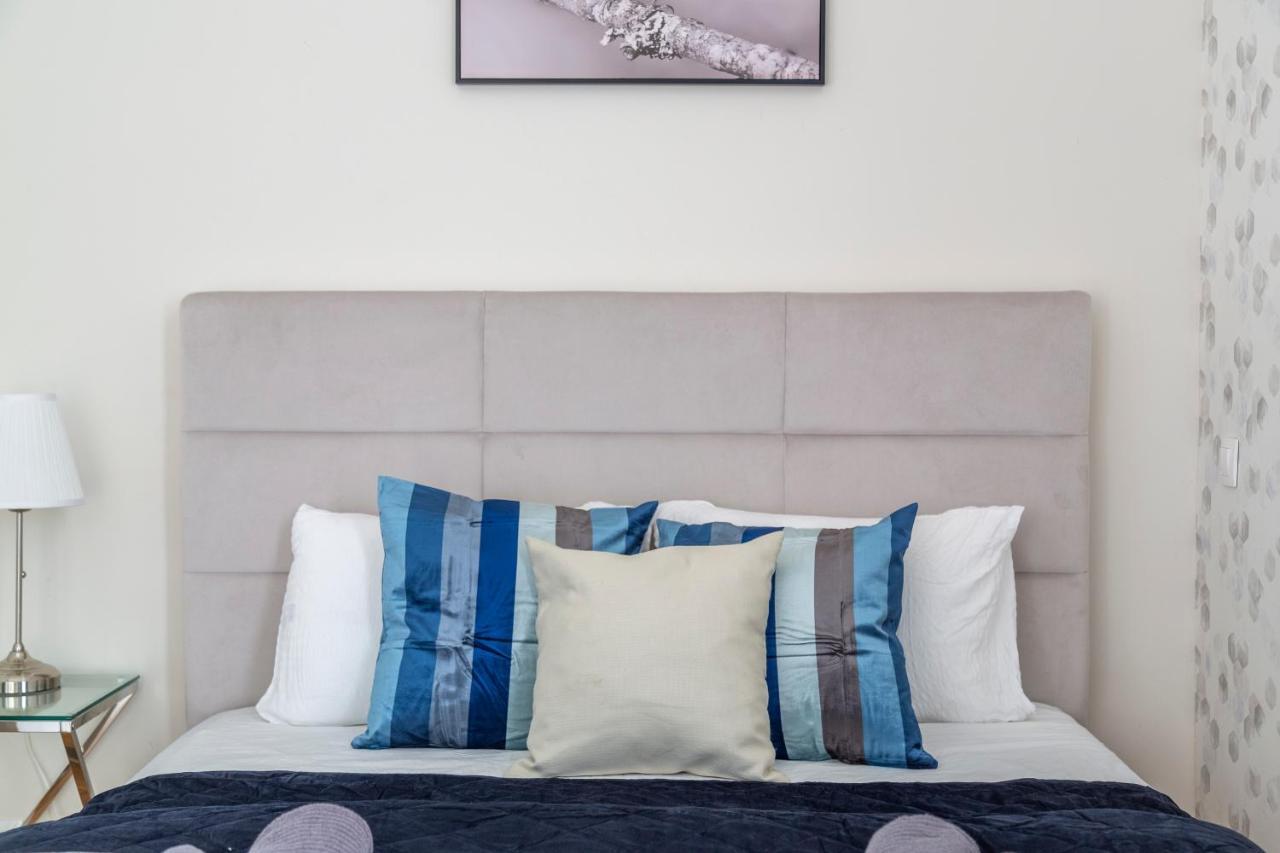Luxury Quentin 3 Bedrm, 2 Bathrm Apartman