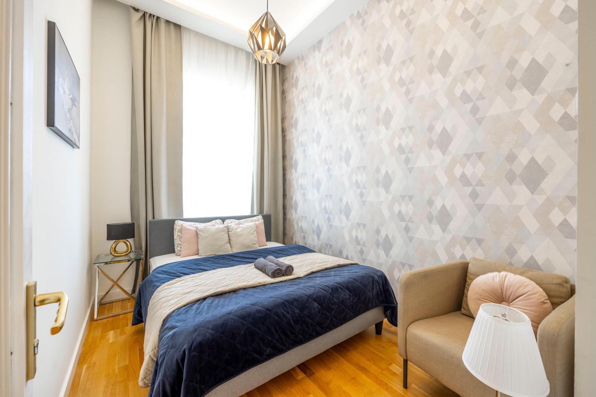 Апартаменти Luxury Quentin 3 Bedrm, 2 Bathrm Будапешт