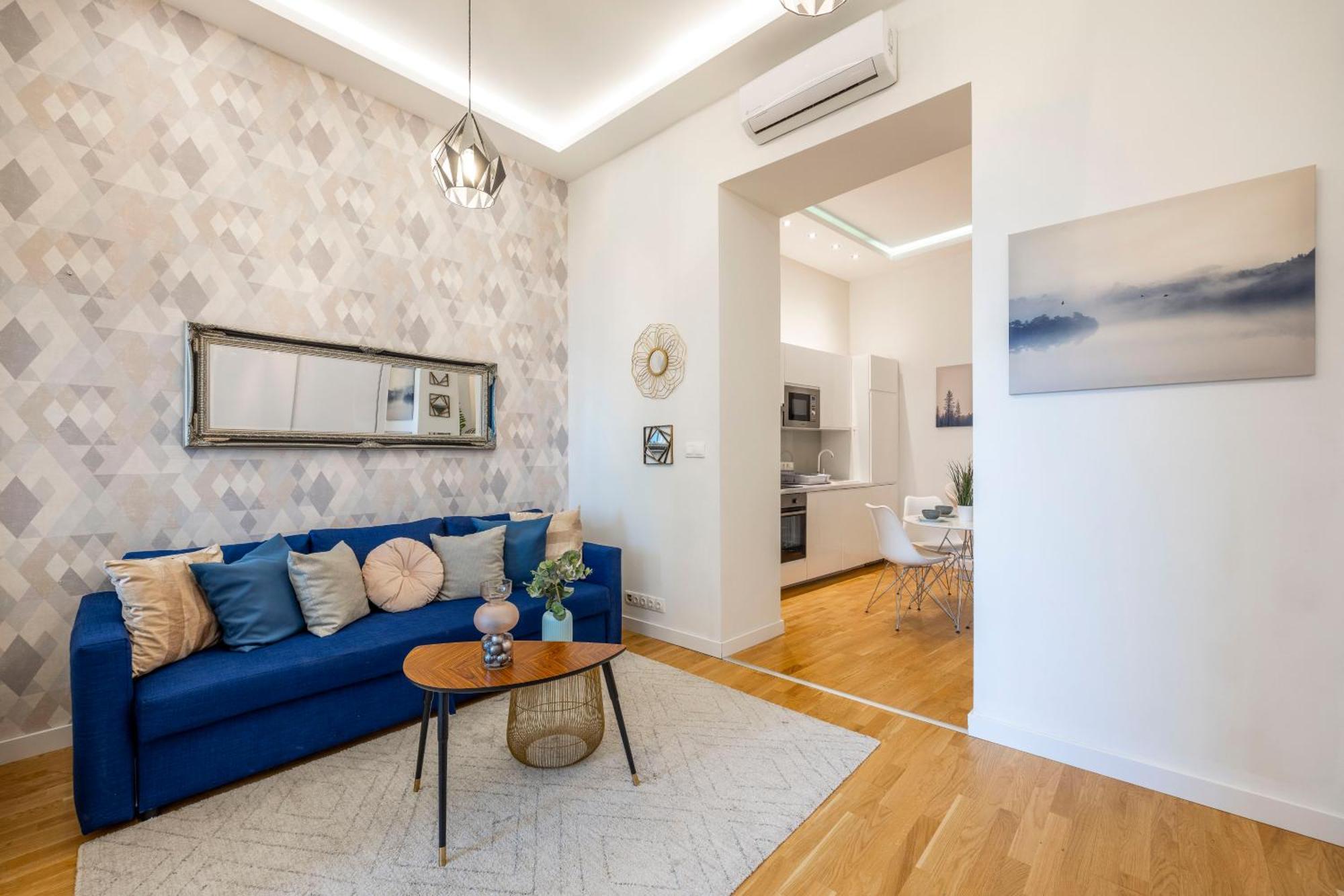 Апартаменти Luxury Quentin 3 Bedrm, 2 Bathrm Будапешт